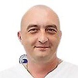 Врач Булатов Руслан Тальгатович